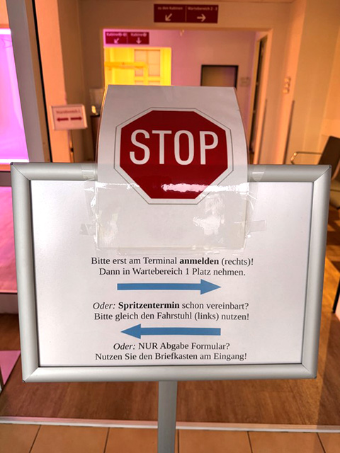Selbsanmeldung am Eingang